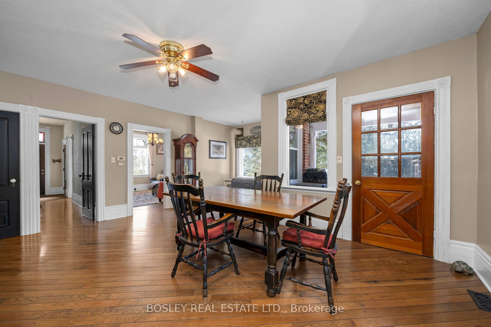 Photo 19 of 34 McKibbon Avenue, Amaranth, Rural Amaranth — HOMEH