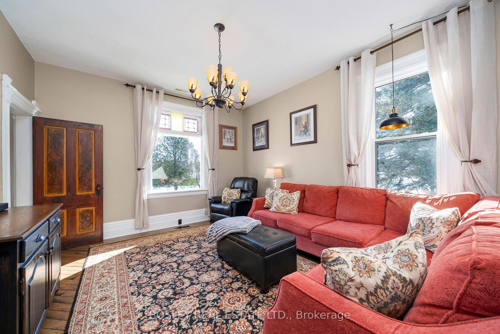 Photo 23 of 34 McKibbon Avenue, Amaranth, Rural Amaranth — HOMEH