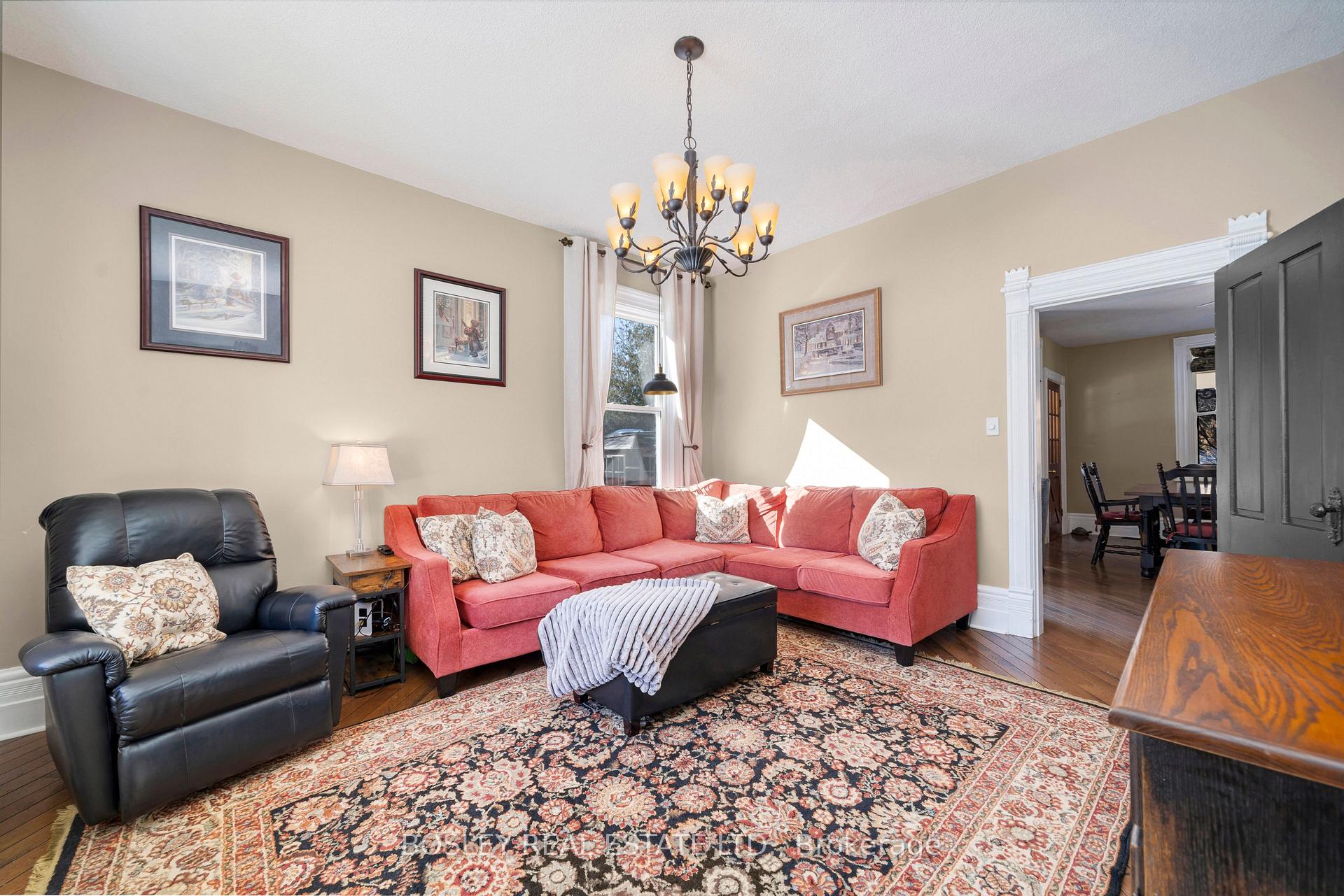 Photo 21 of 34 McKibbon Avenue, Amaranth, Rural Amaranth — HOMEH