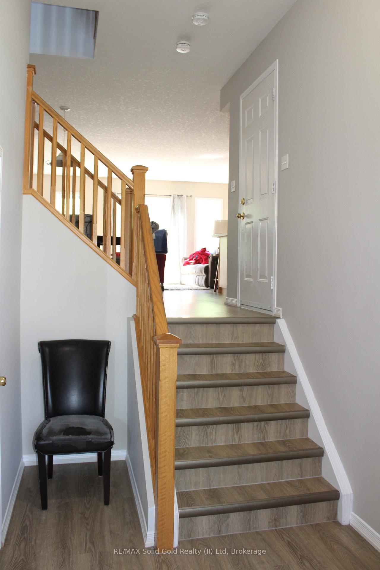 Photo 2 of 565 Violet Street, Waterloo — HOMEH