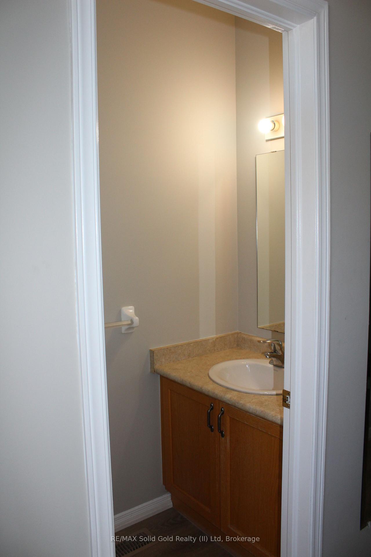 Photo 3 of 565 Violet Street, Waterloo — HOMEH