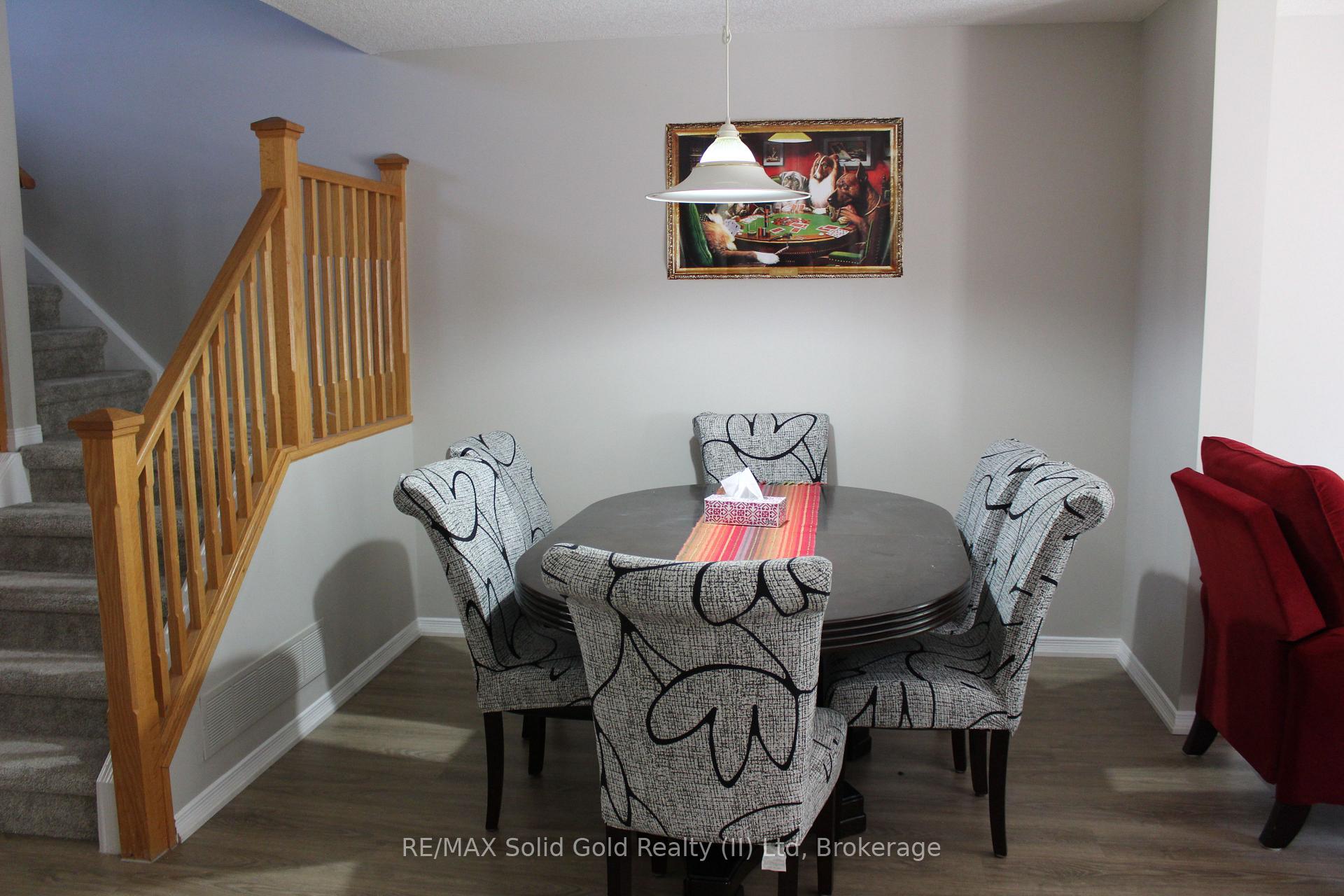 Photo 5 of 565 Violet Street, Waterloo — HOMEH