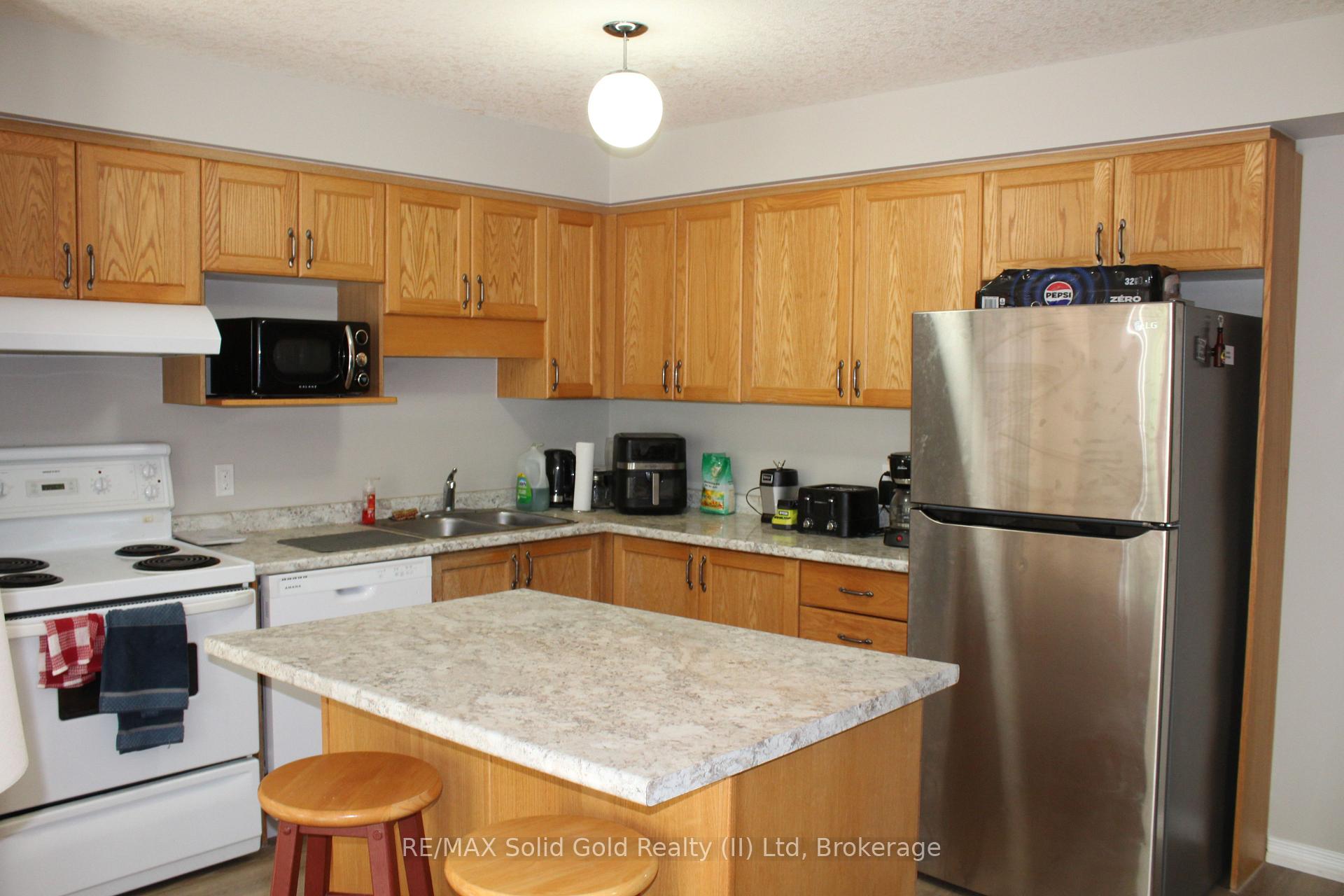 Photo 7 of 565 Violet Street, Waterloo — HOMEH