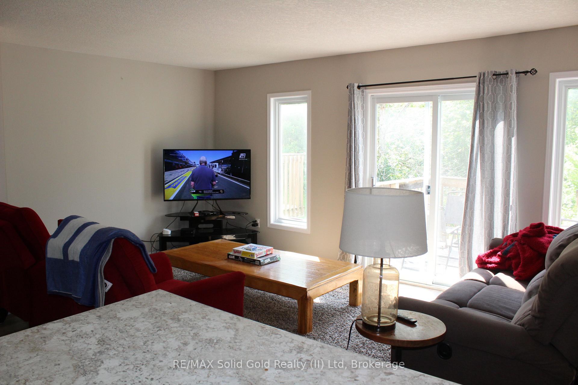Photo 8 of 565 Violet Street, Waterloo — HOMEH