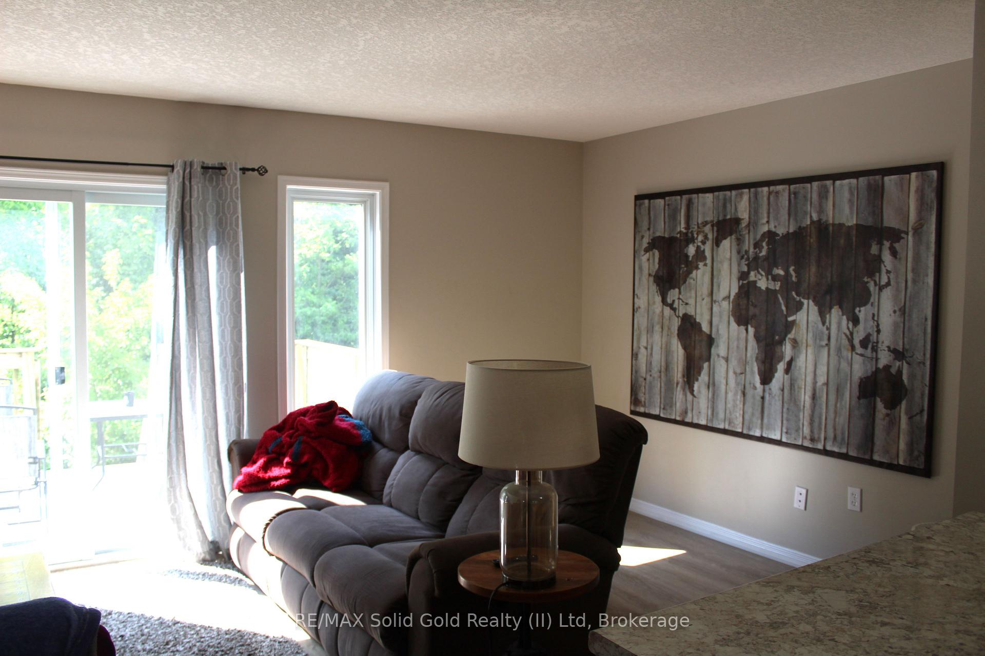 Photo 9 of 565 Violet Street, Waterloo — HOMEH