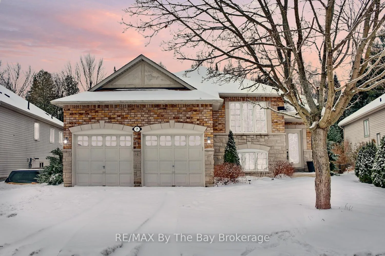 Photo 1 of 7 Meadowood Drive, Wasaga Beach — HOMEH