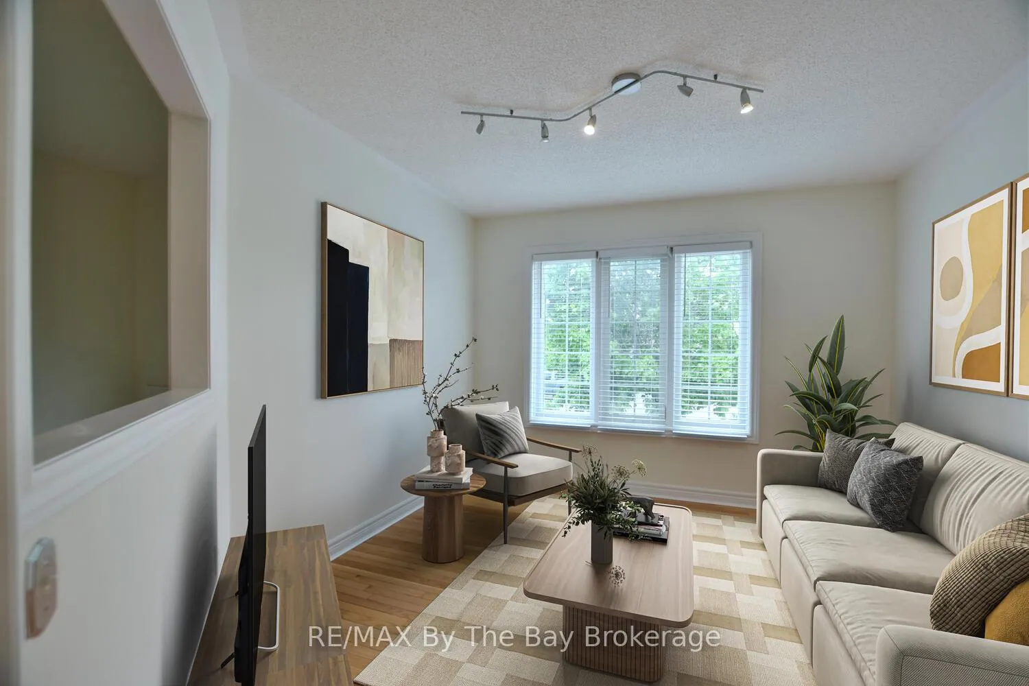 Photo 12 of 7 Meadowood Drive, Wasaga Beach — HOMEH