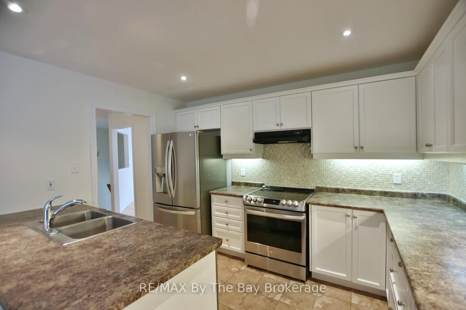 Photo 20 of 7 Meadowood Drive, Wasaga Beach — HOMEH