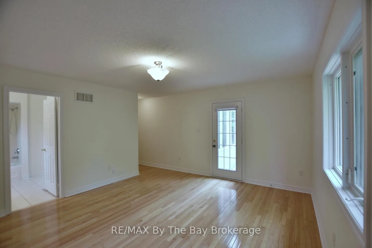 Photo 33 of 7 Meadowood Drive, Wasaga Beach — HOMEH