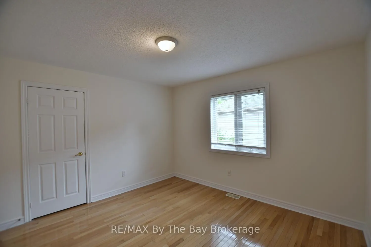 Photo 38 of 7 Meadowood Drive, Wasaga Beach — HOMEH
