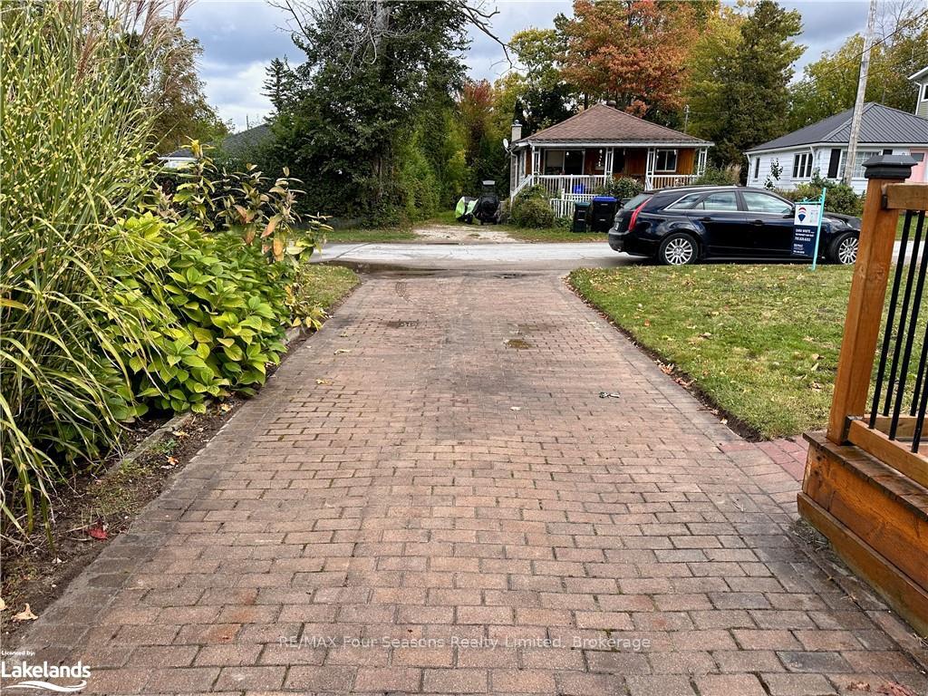 Photo 3 of 30 64th Street N, Wasaga Beach — HOMEH