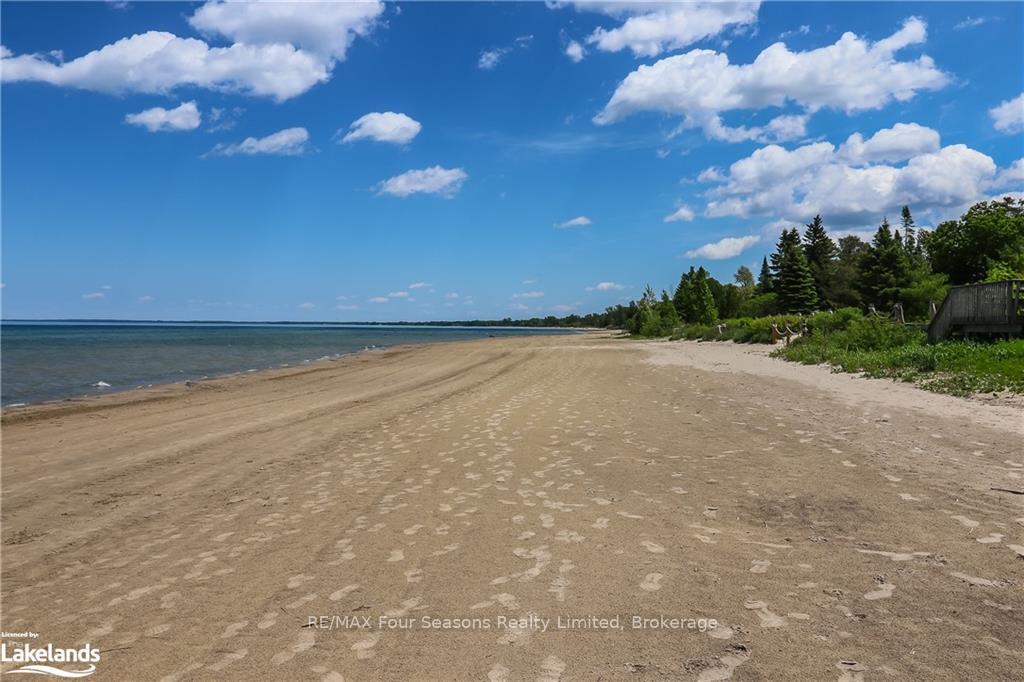 Photo 7 of 30 64th Street N, Wasaga Beach — HOMEH