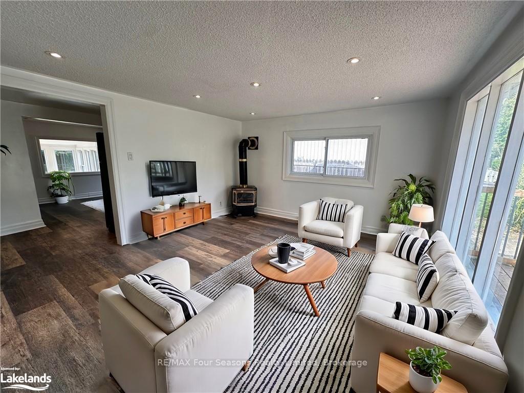 Photo 13 of 30 64th Street N, Wasaga Beach — HOMEH