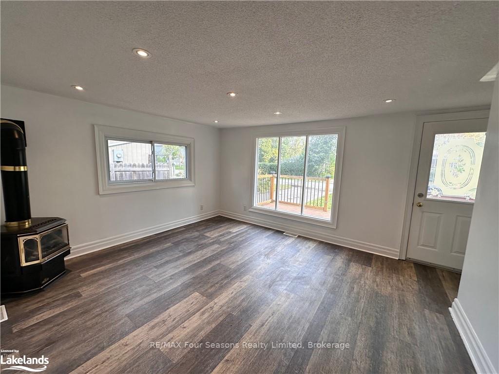 Photo 15 of 30 64th Street N, Wasaga Beach — HOMEH