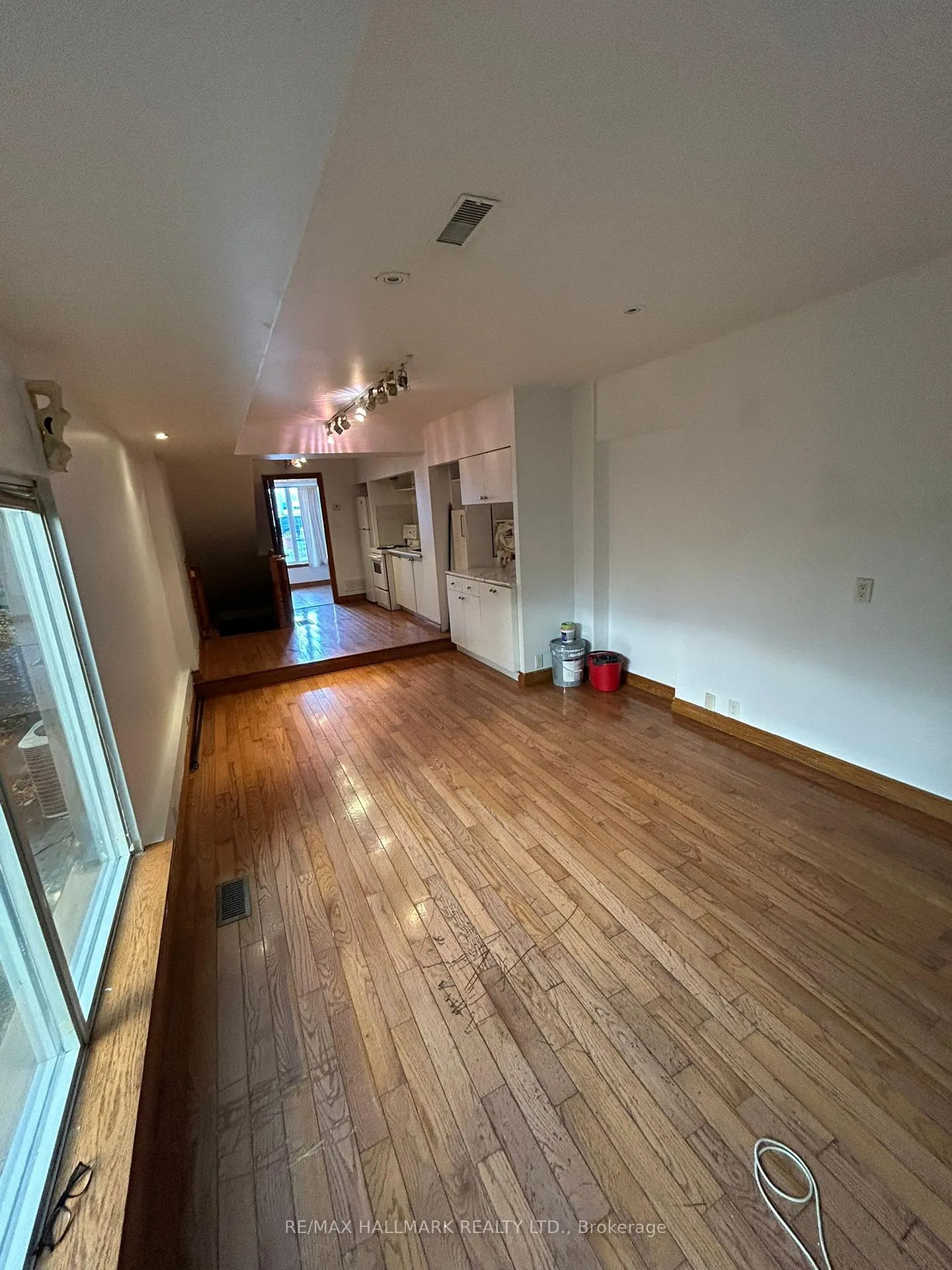 Photo 10 of Unit 3, 2005 Highway 7, Vaughan, Concord — HOMEH
