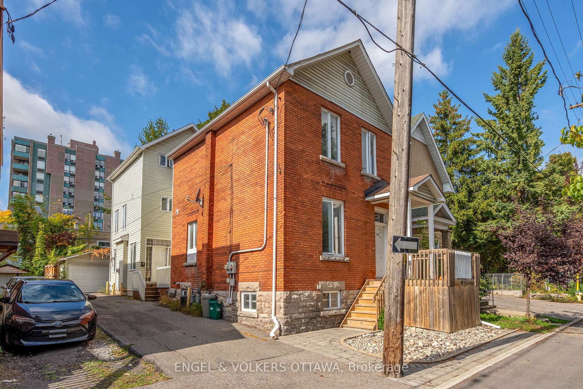 Front of Unit A & B, 116 Cambridge Street
