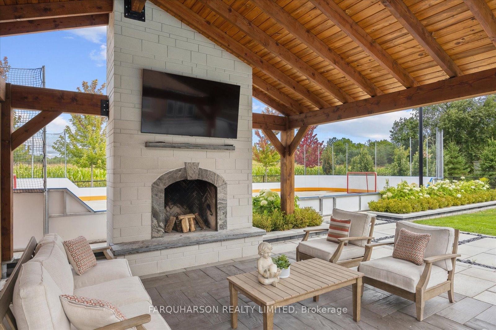 Photo 2 of 28 Wyndance Way, Uxbridge, Rural Uxbridge — HOMEH