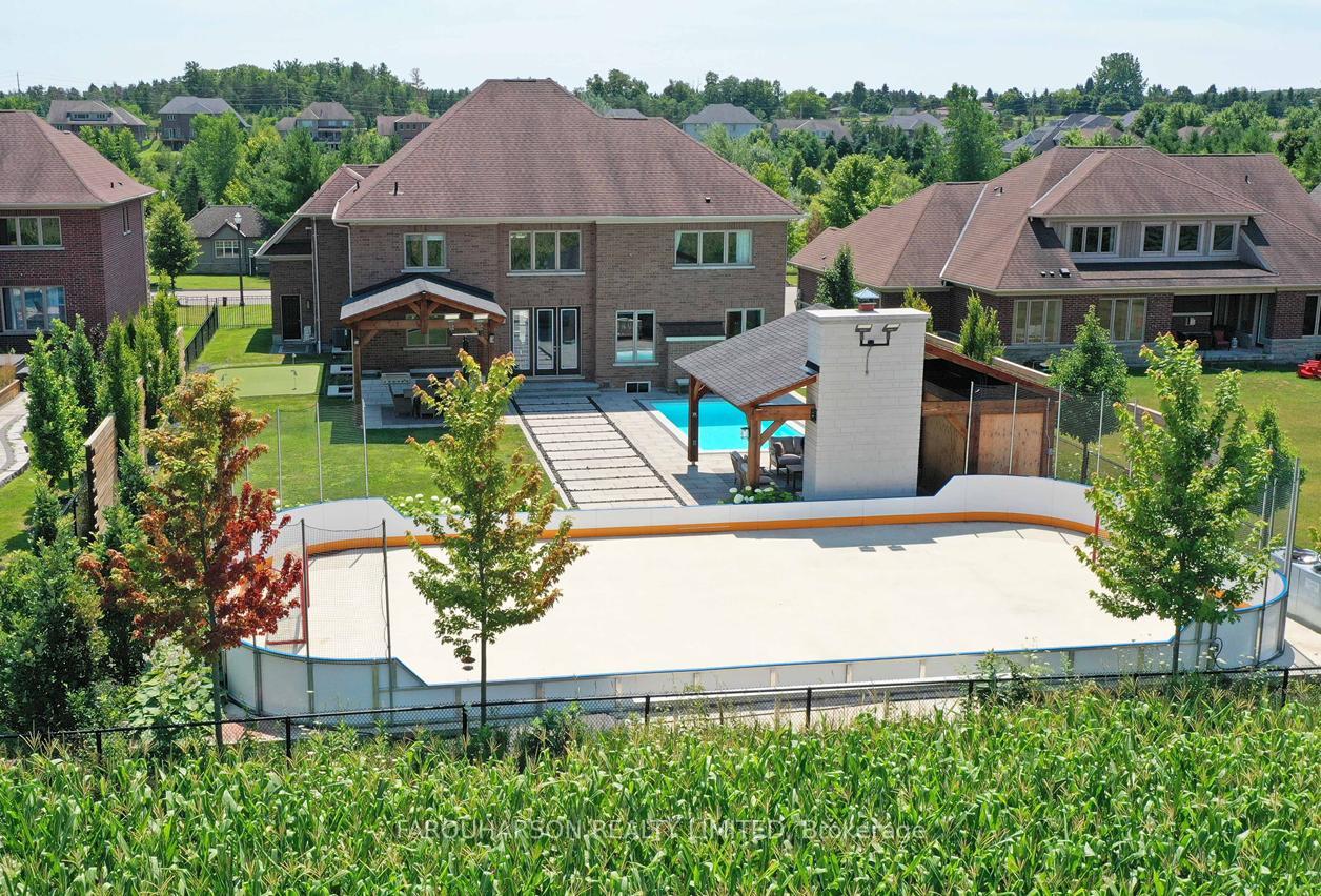 Photo 3 of 28 Wyndance Way, Uxbridge, Rural Uxbridge — HOMEH