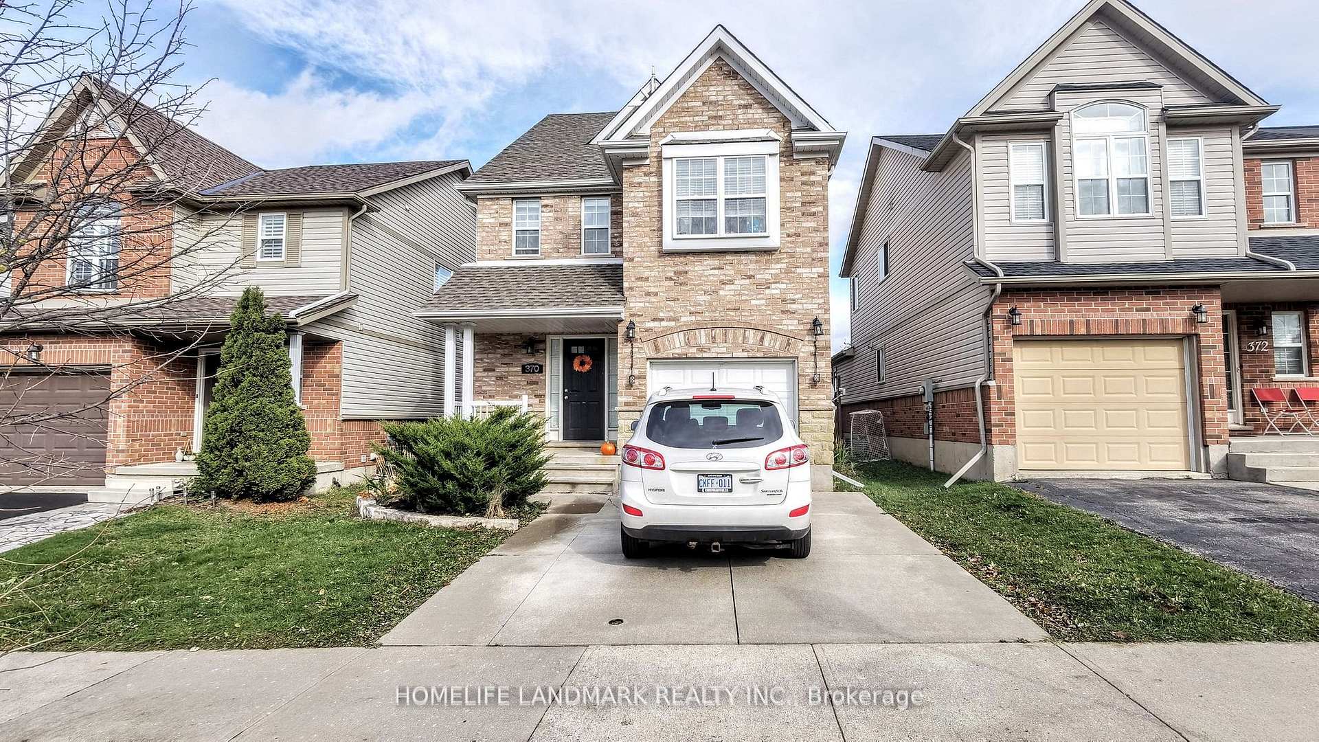 Front of 370 Sauve Crescent