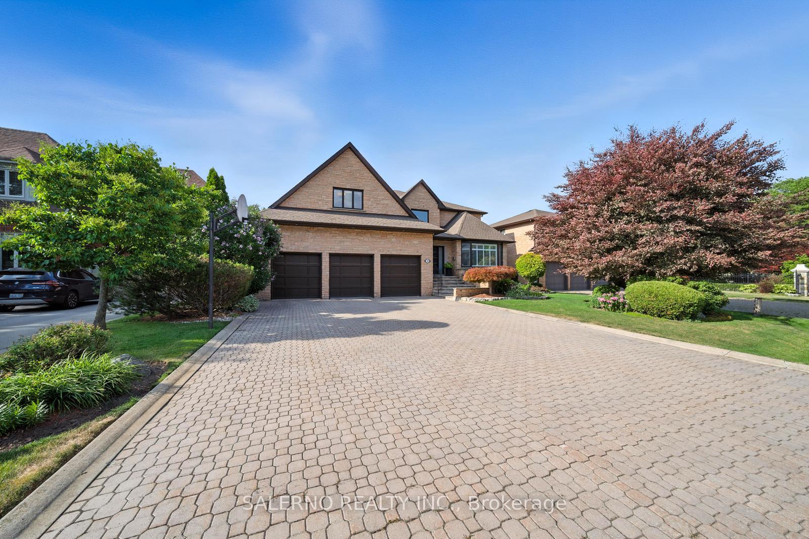 Photo 3 of 32 Donna Mae Crescent, Vaughan, Crestwood-Springfarm-Yorkhill — HOMEH