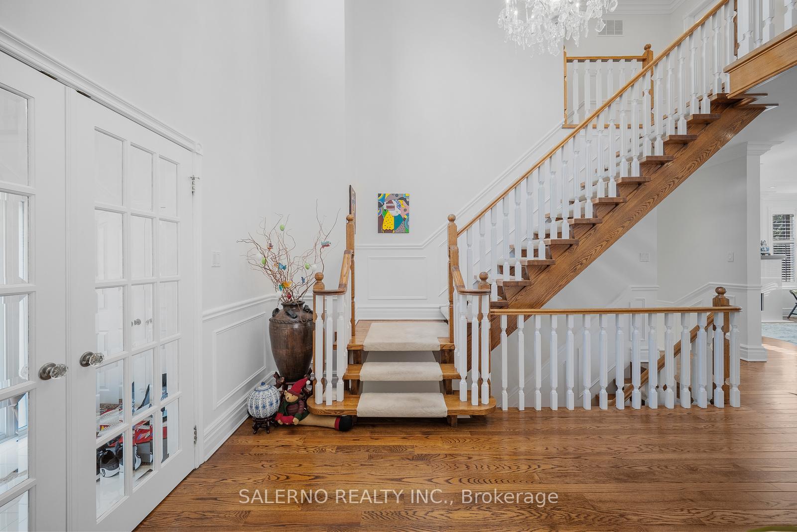 Photo 6 of 32 Donna Mae Crescent, Vaughan, Crestwood-Springfarm-Yorkhill — HOMEH