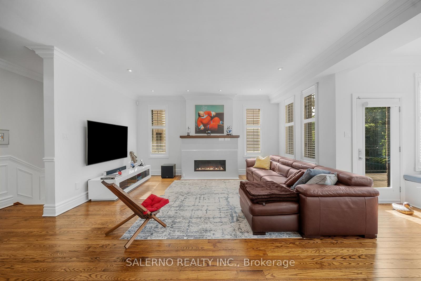 Photo 7 of 32 Donna Mae Crescent, Vaughan, Crestwood-Springfarm-Yorkhill — HOMEH
