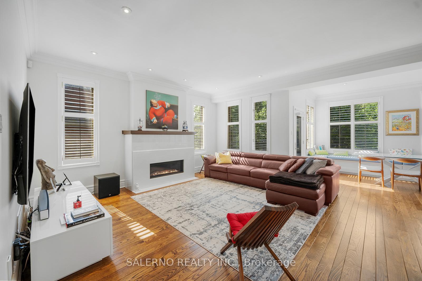 Photo 8 of 32 Donna Mae Crescent, Vaughan, Crestwood-Springfarm-Yorkhill — HOMEH