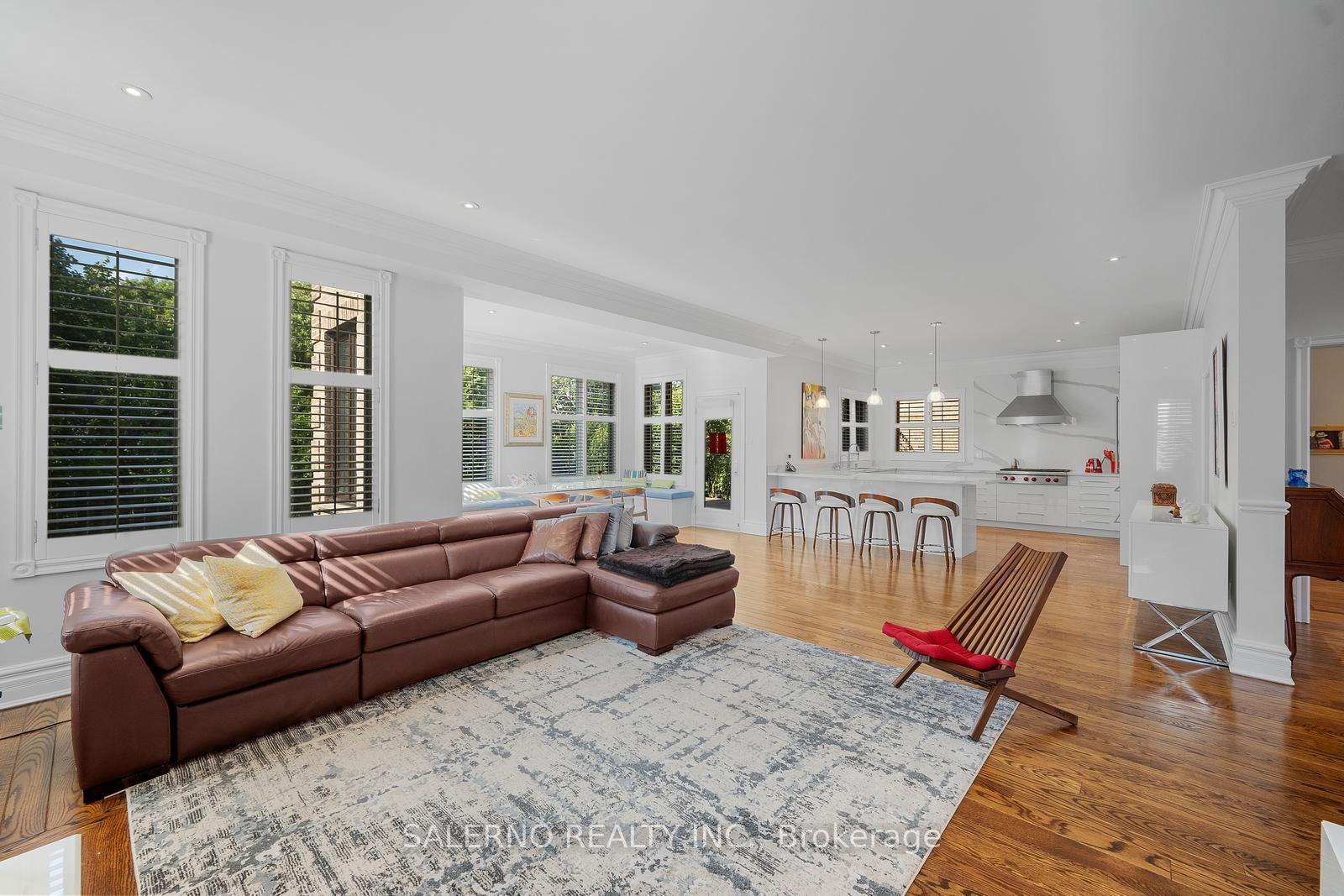 Photo 9 of 32 Donna Mae Crescent, Vaughan, Crestwood-Springfarm-Yorkhill — HOMEH