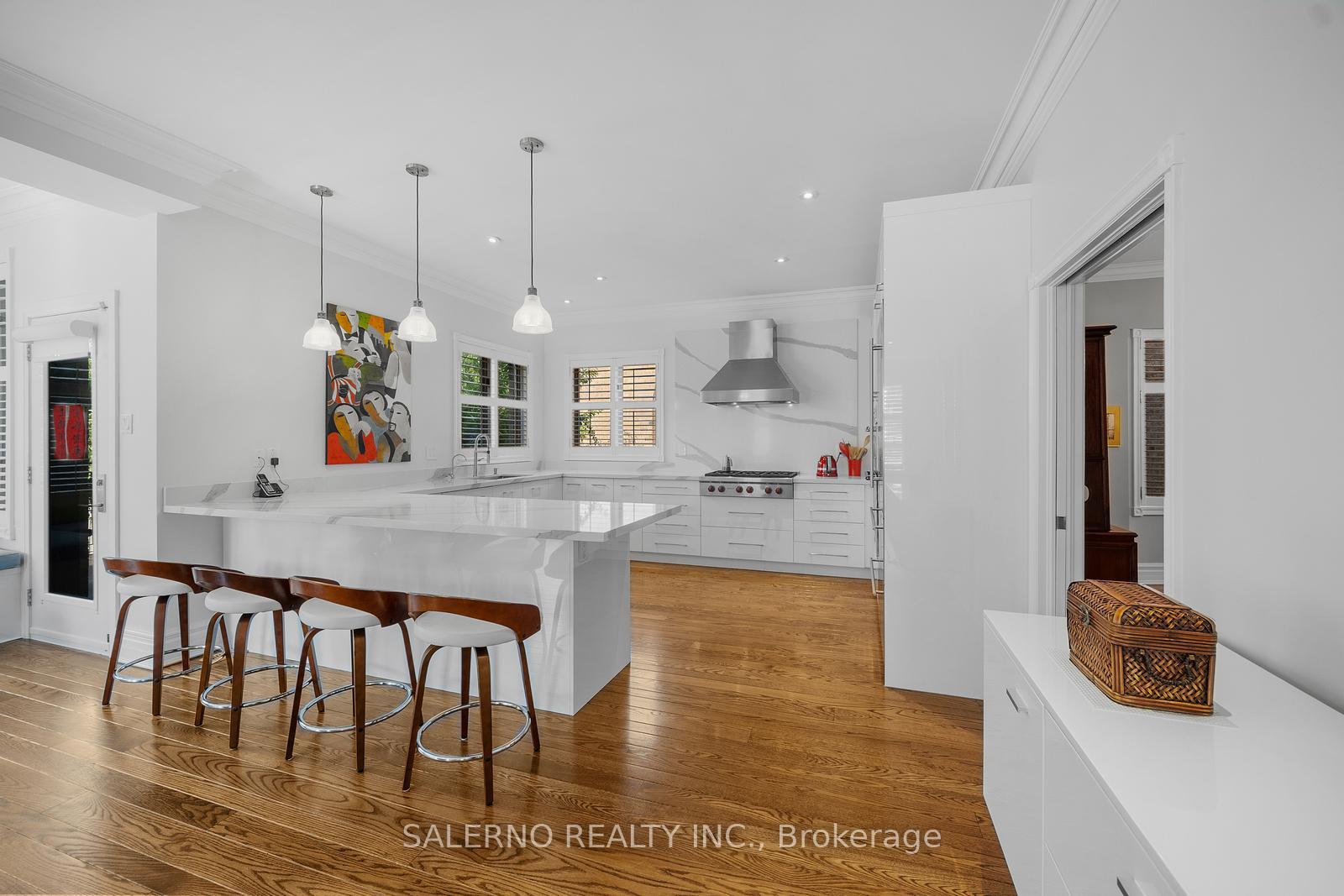 Photo 12 of 32 Donna Mae Crescent, Vaughan, Crestwood-Springfarm-Yorkhill — HOMEH