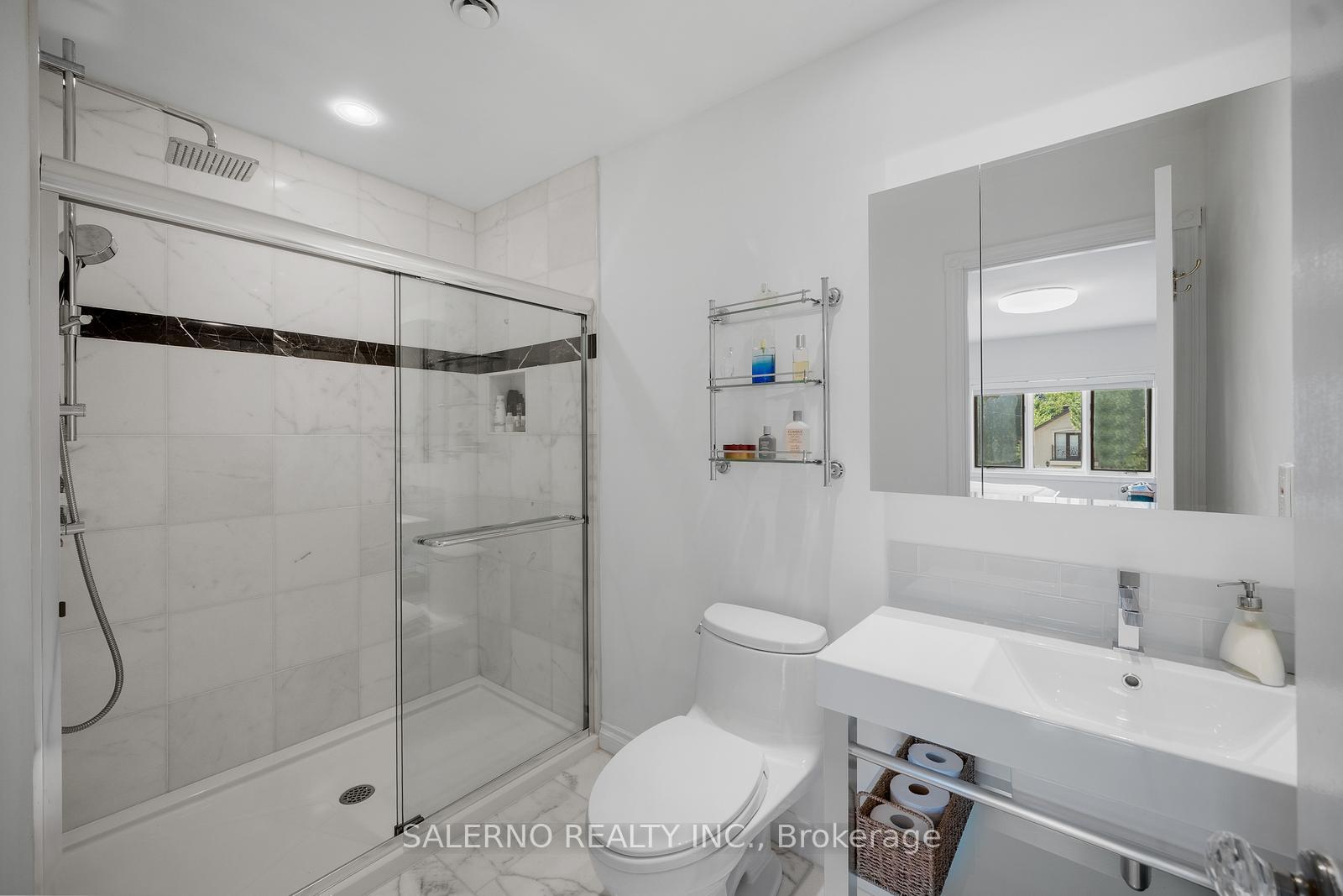 Photo 30 of 32 Donna Mae Crescent, Vaughan, Crestwood-Springfarm-Yorkhill — HOMEH