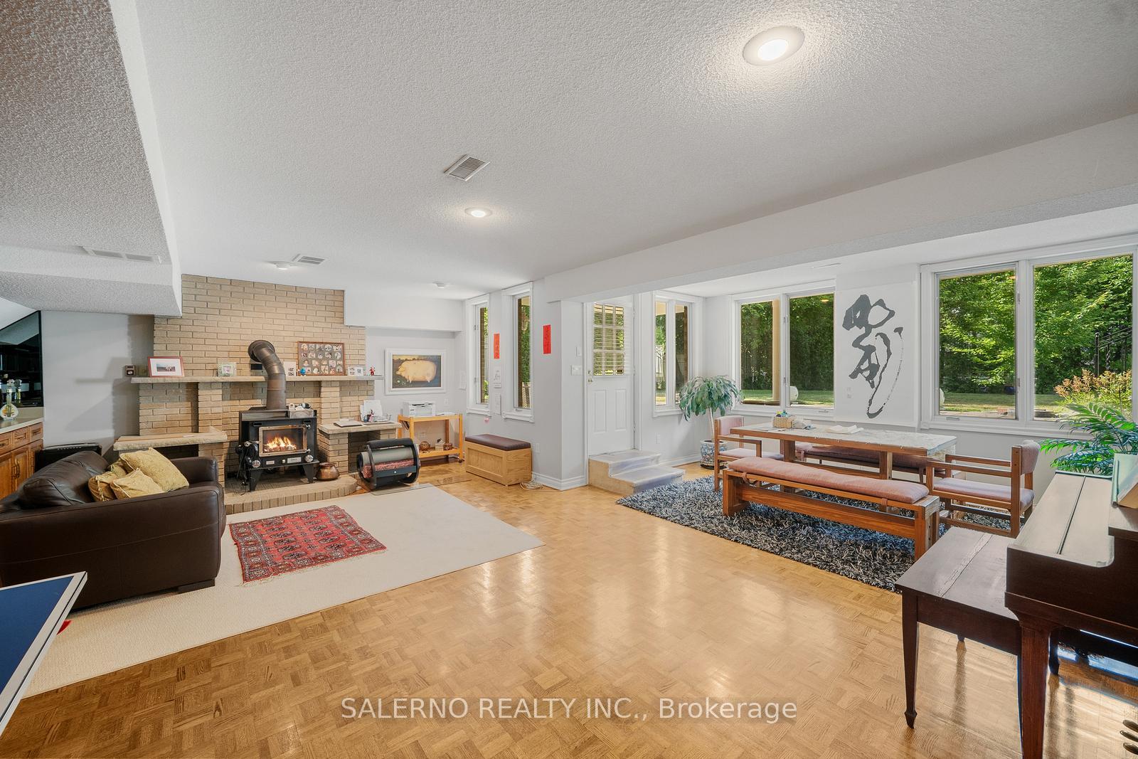 Photo 34 of 32 Donna Mae Crescent, Vaughan, Crestwood-Springfarm-Yorkhill — HOMEH