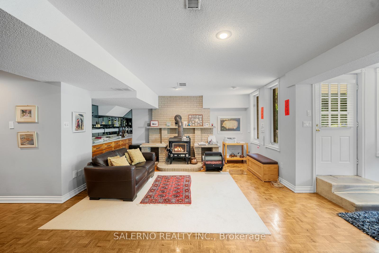 Photo 35 of 32 Donna Mae Crescent, Vaughan, Crestwood-Springfarm-Yorkhill — HOMEH