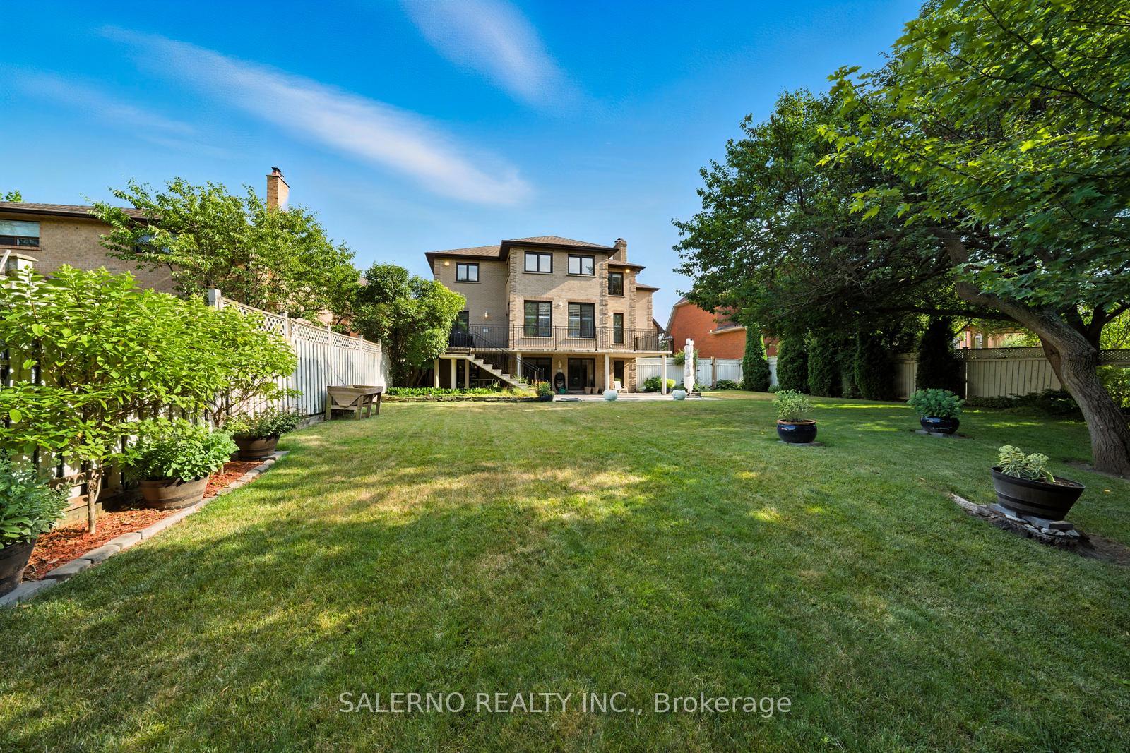 Photo 46 of 32 Donna Mae Crescent, Vaughan, Crestwood-Springfarm-Yorkhill — HOMEH