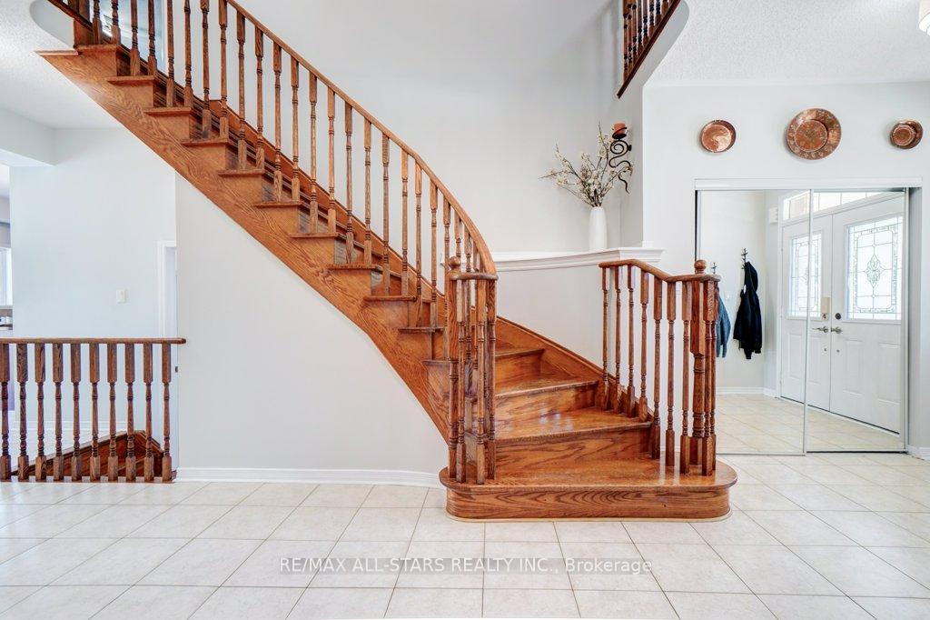 Photo 3 of 54 Cosmos Avenue, Uxbridge — HOMEH
