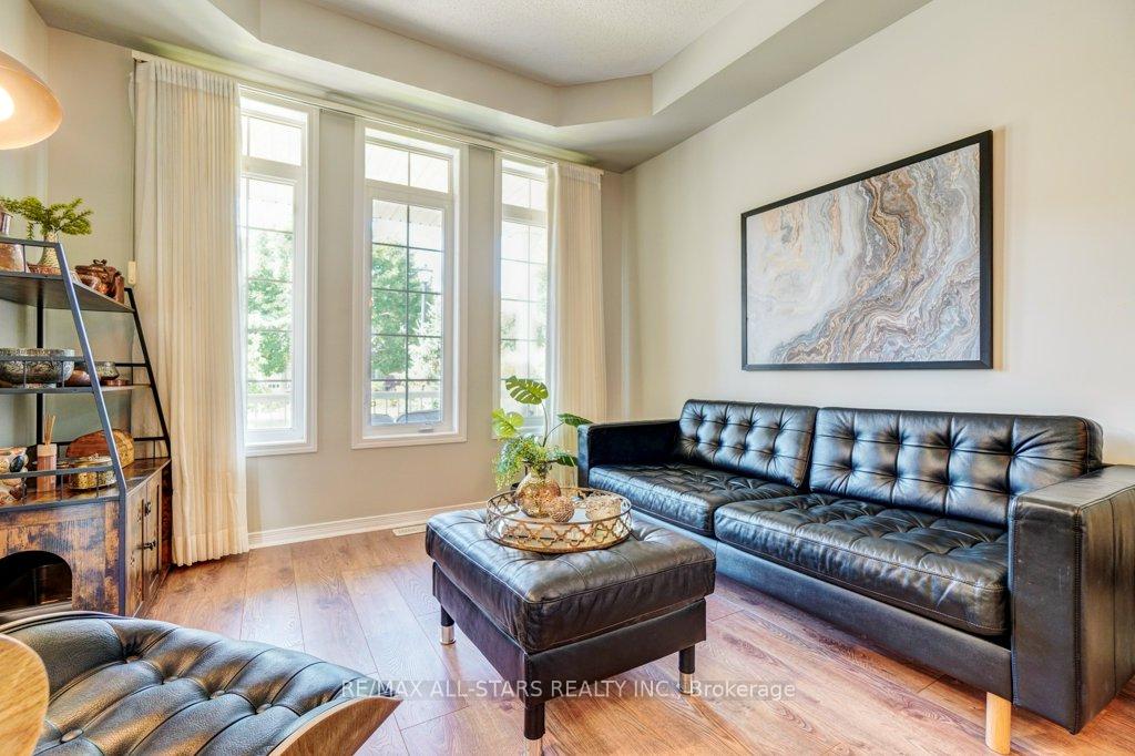 Photo 4 of 54 Cosmos Avenue, Uxbridge — HOMEH