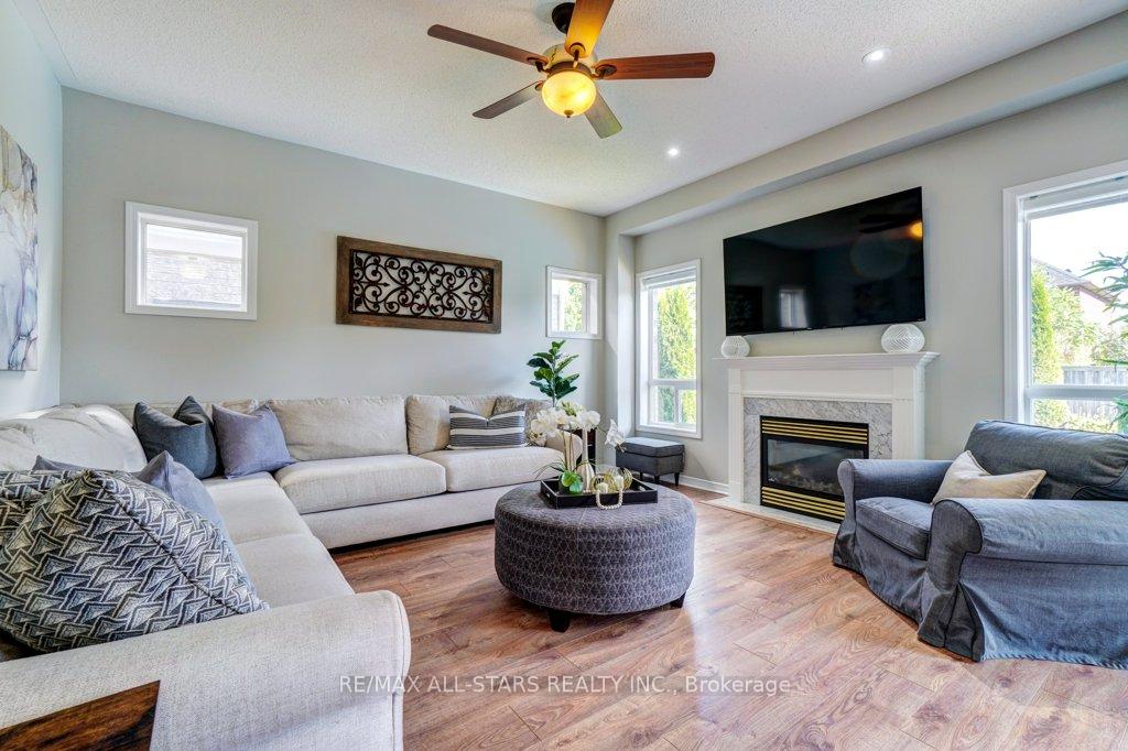 Photo 15 of 54 Cosmos Avenue, Uxbridge — HOMEH