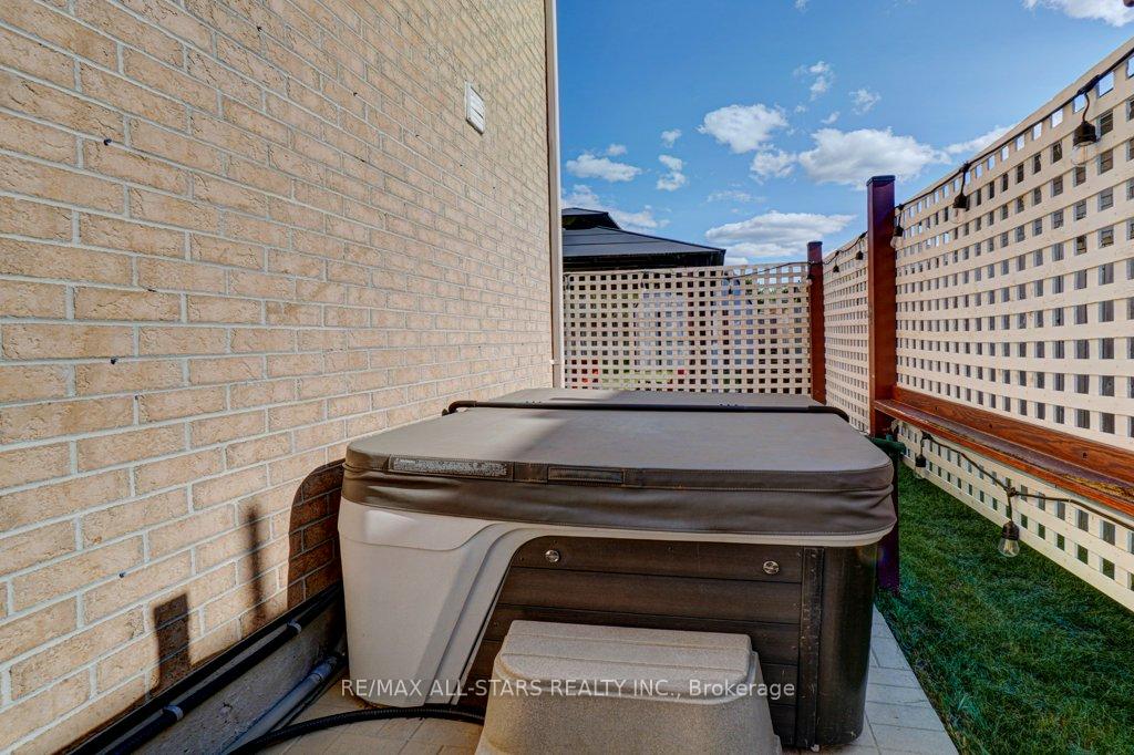 Photo 43 of 54 Cosmos Avenue, Uxbridge — HOMEH