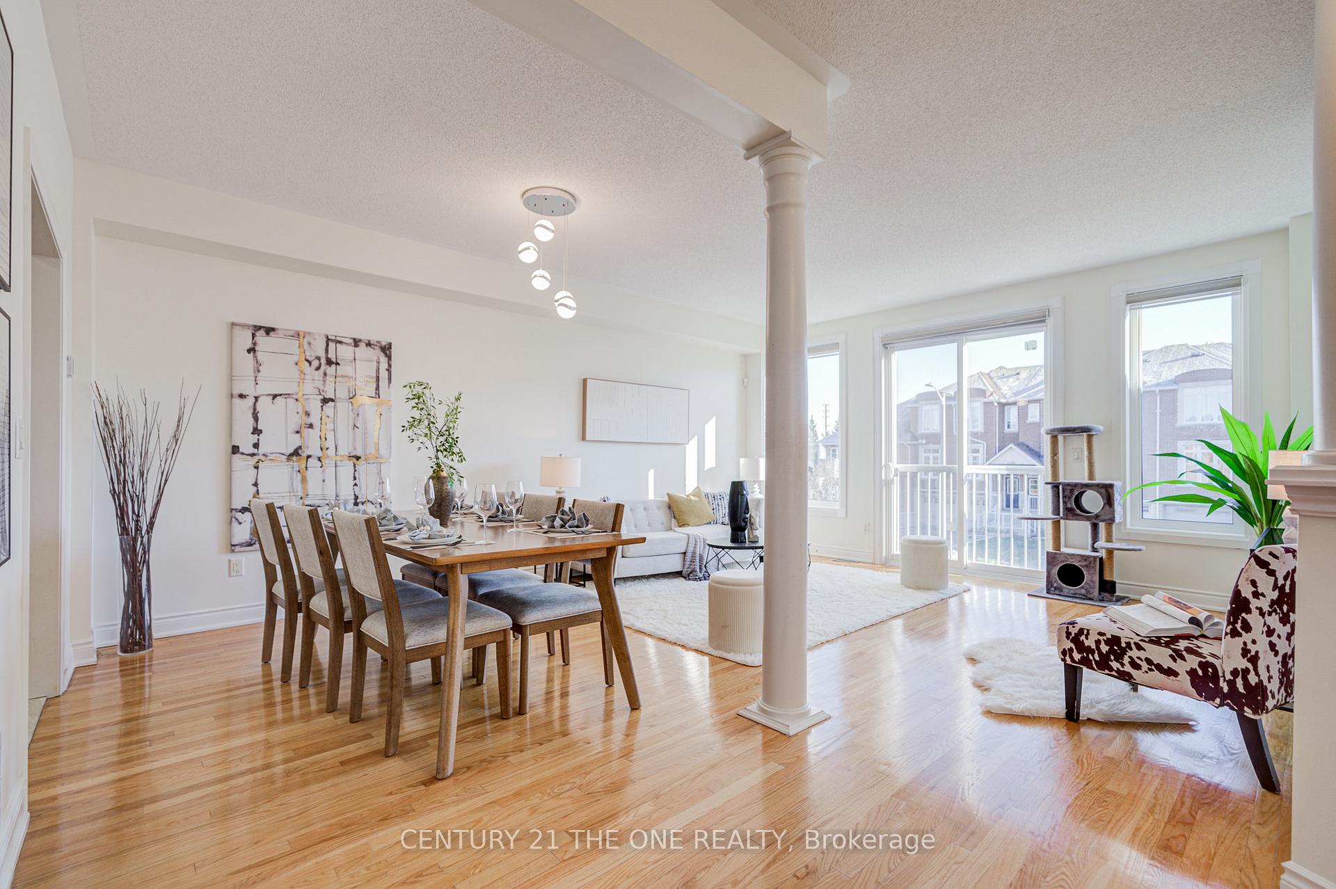 Photo 7 of 46 Mistywood Crescent, Vaughan, Patterson — HOMEH