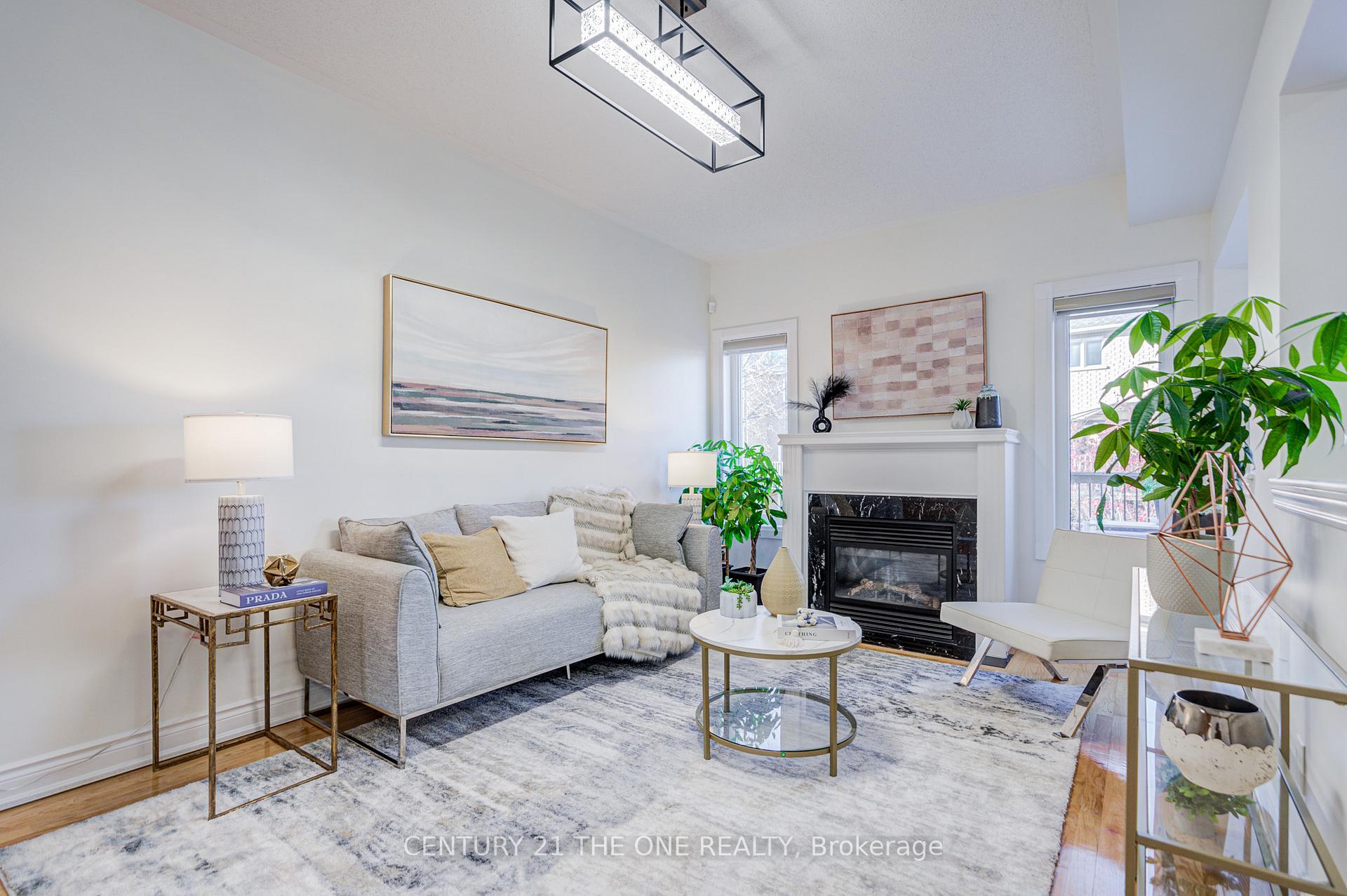 Photo 8 of 46 Mistywood Crescent, Vaughan, Patterson — HOMEH