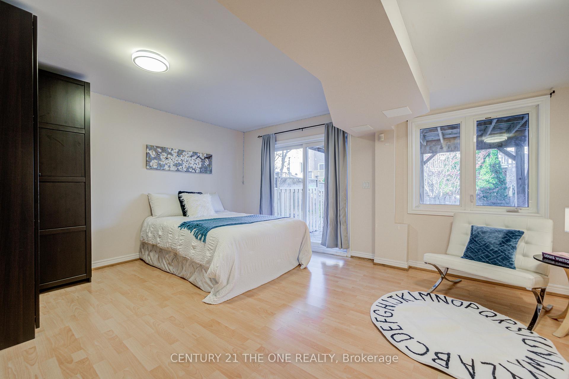 Photo 21 of 46 Mistywood Crescent, Vaughan, Patterson — HOMEH