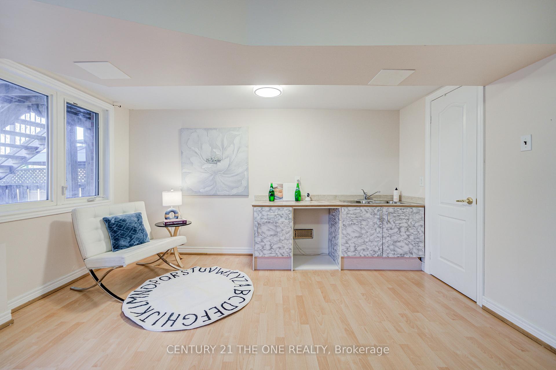 Photo 22 of 46 Mistywood Crescent, Vaughan, Patterson — HOMEH