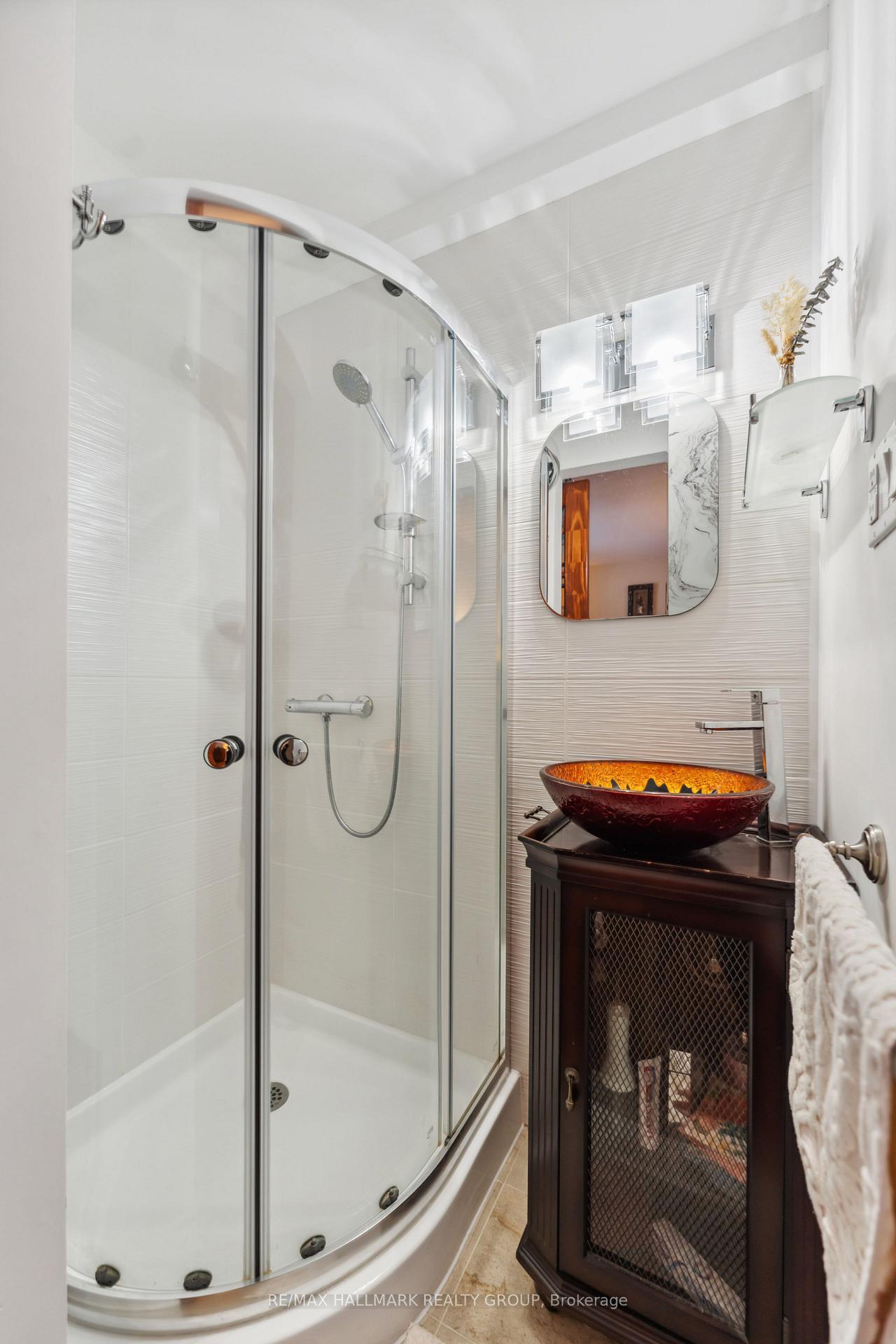 Photo 14 of 619 Clancy Street, Ottawa, Beacon Hill North — HOMEH