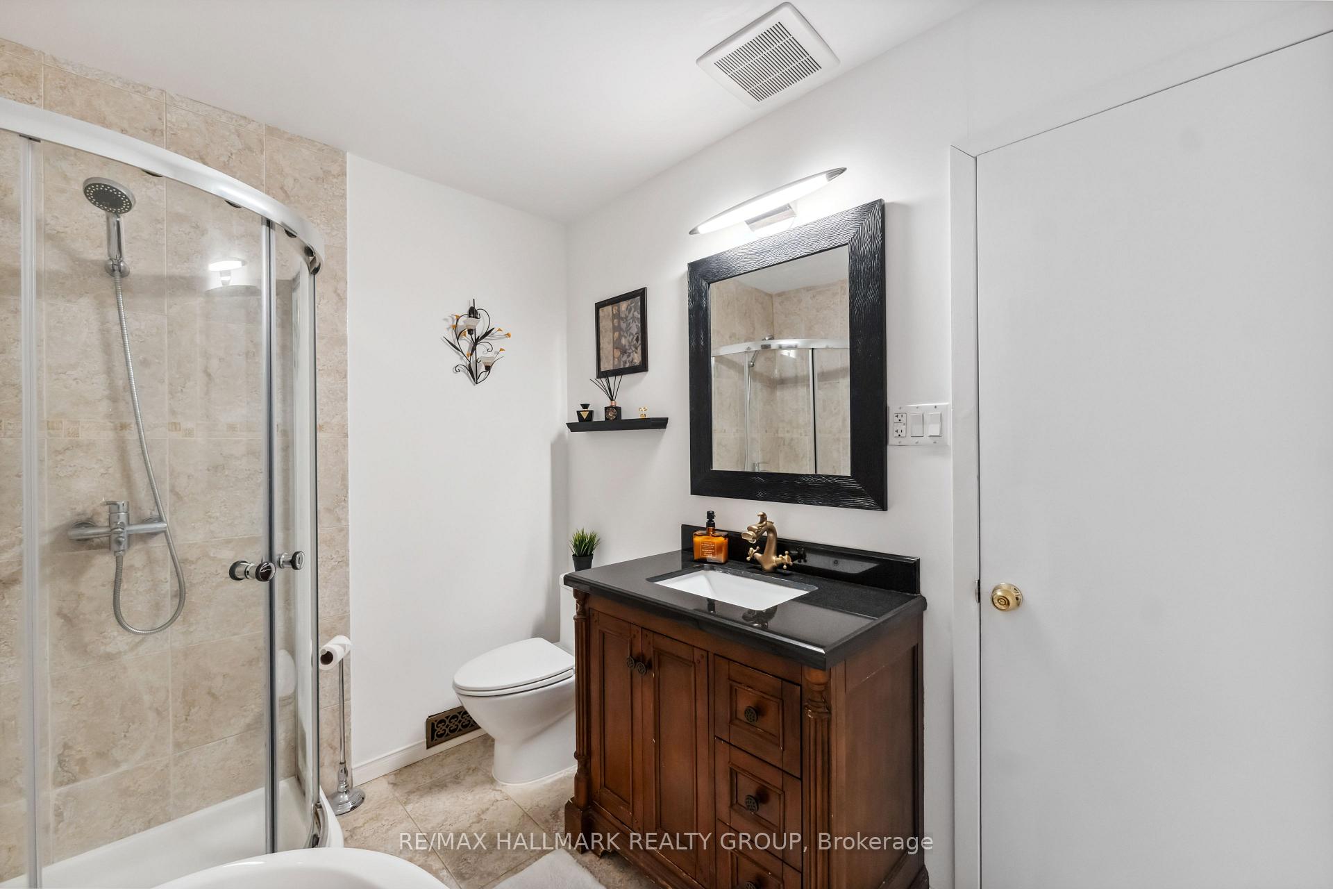 Photo 16 of 619 Clancy Street, Ottawa, Beacon Hill North — HOMEH