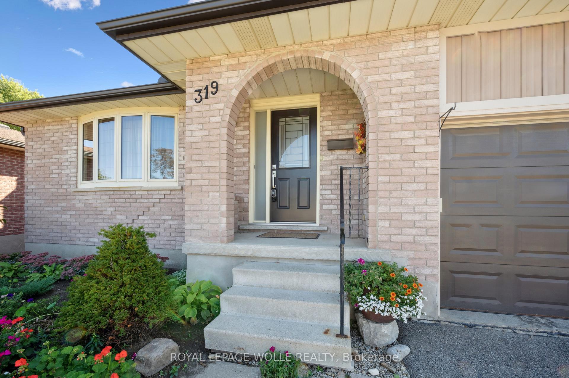 Photo 4 of 319 Conservation Drive, Waterloo — HOMEH
