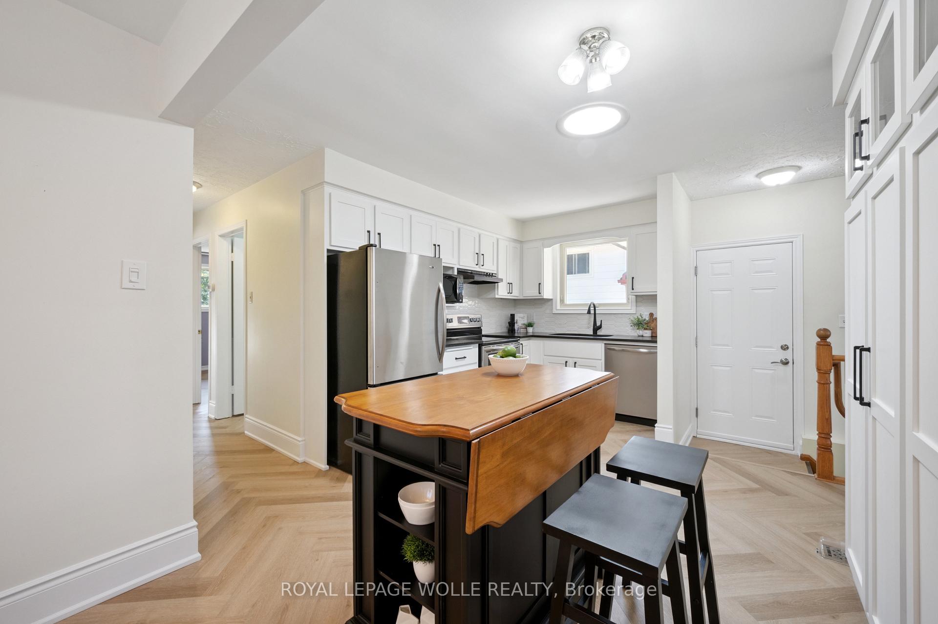 Photo 9 of 319 Conservation Drive, Waterloo — HOMEH
