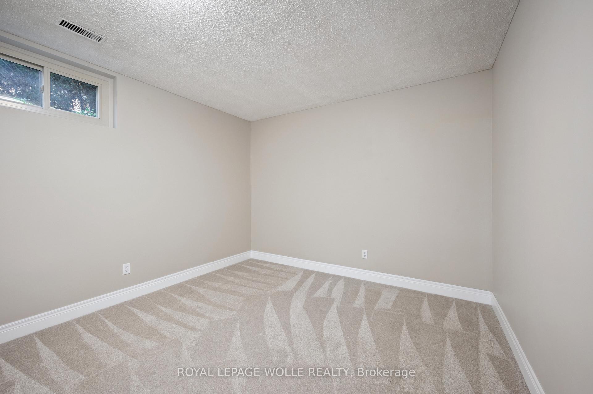 Photo 30 of 319 Conservation Drive, Waterloo — HOMEH