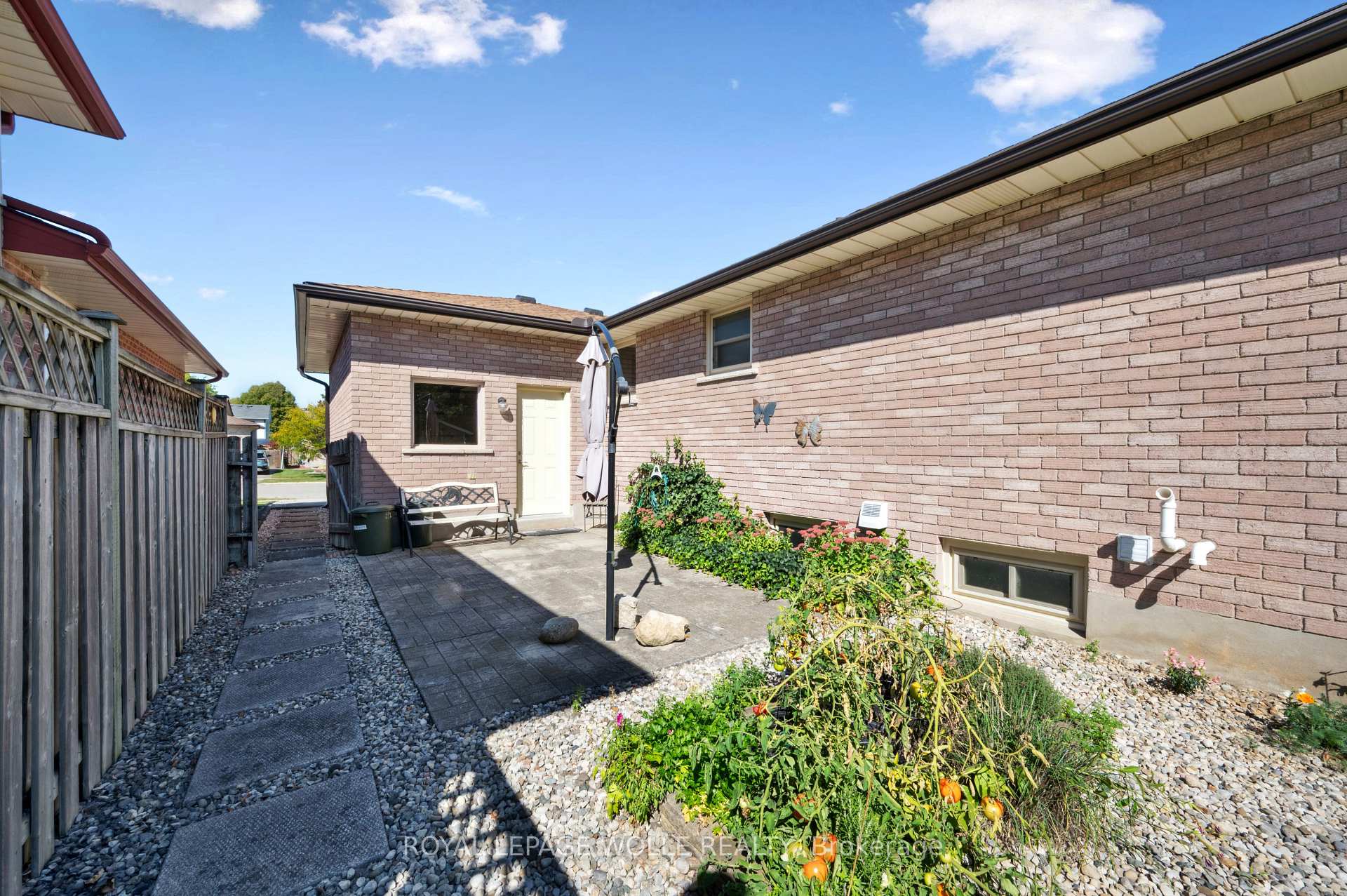 Photo 35 of 319 Conservation Drive, Waterloo — HOMEH