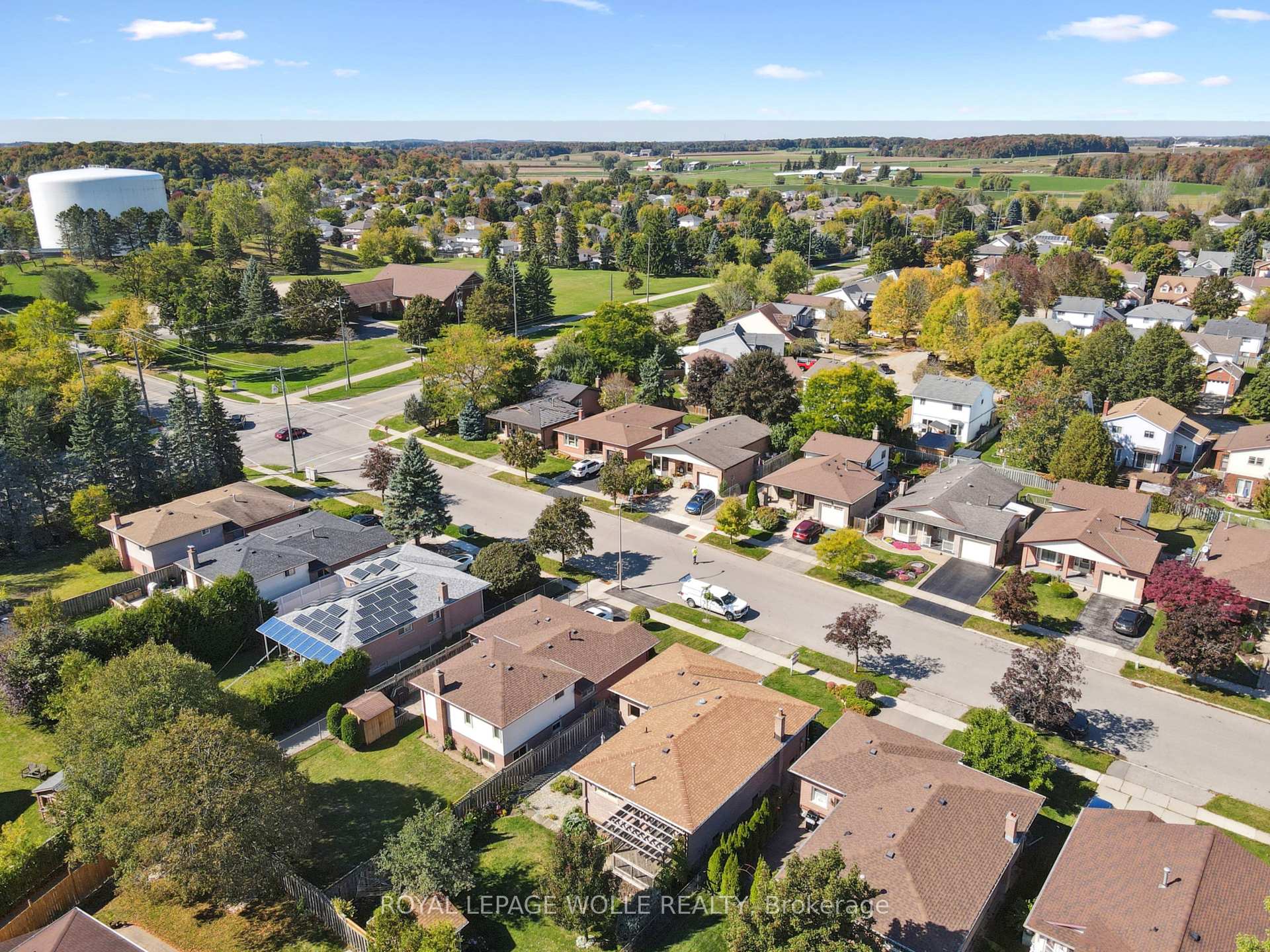 Photo 47 of 319 Conservation Drive, Waterloo — HOMEH