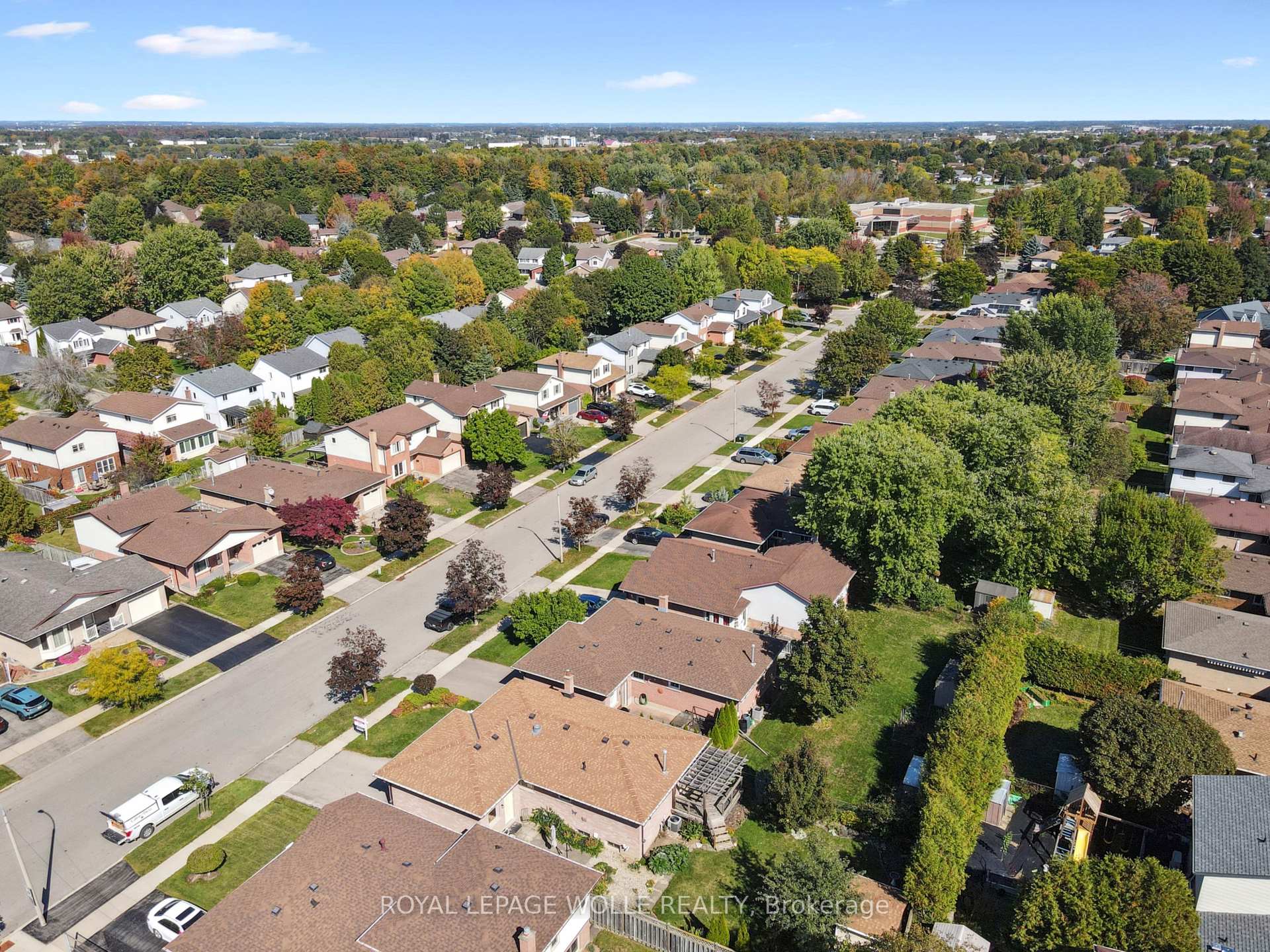 Photo 48 of 319 Conservation Drive, Waterloo — HOMEH