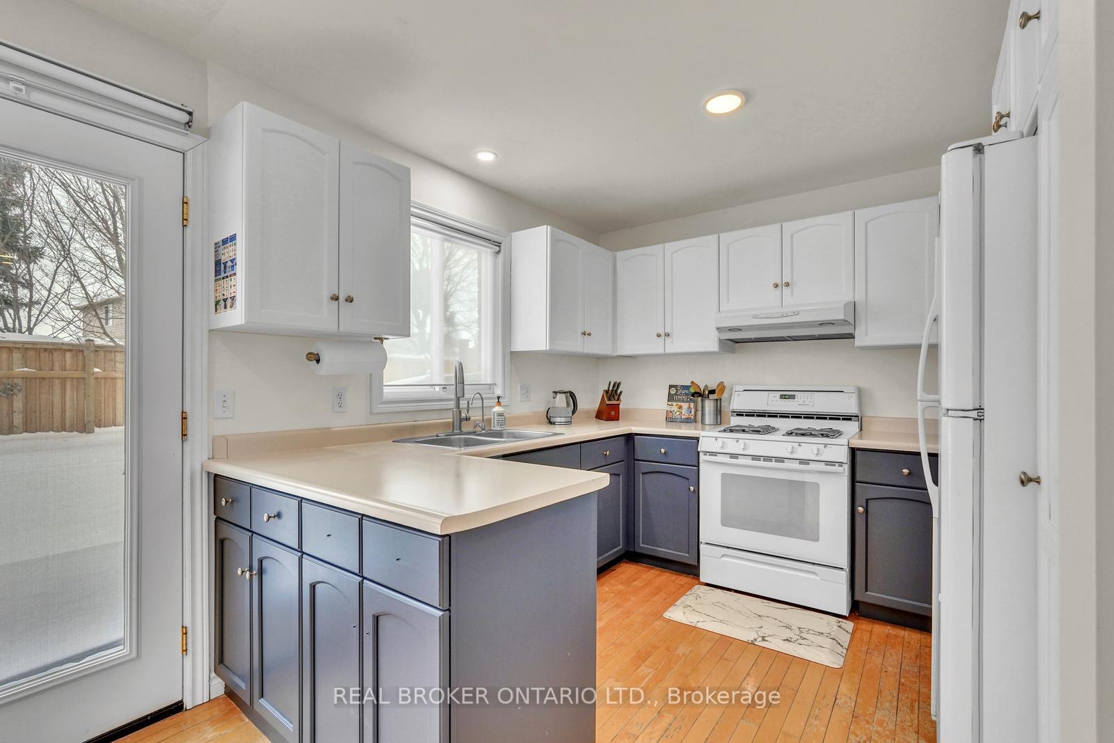 Photo 16 of 505 Forestlawn Road, Waterloo — HOMEH
